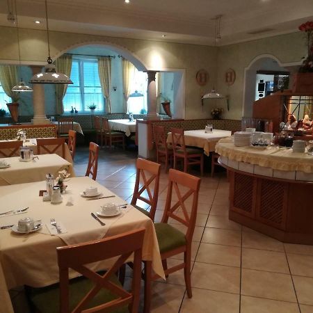 Leonsteinerhof Bed & Breakfast ภายนอก รูปภาพ