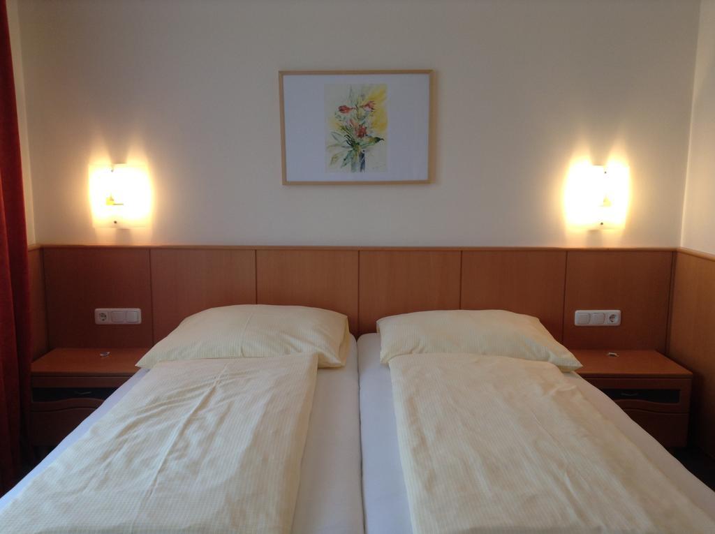 Leonsteinerhof Bed & Breakfast ห้อง รูปภาพ