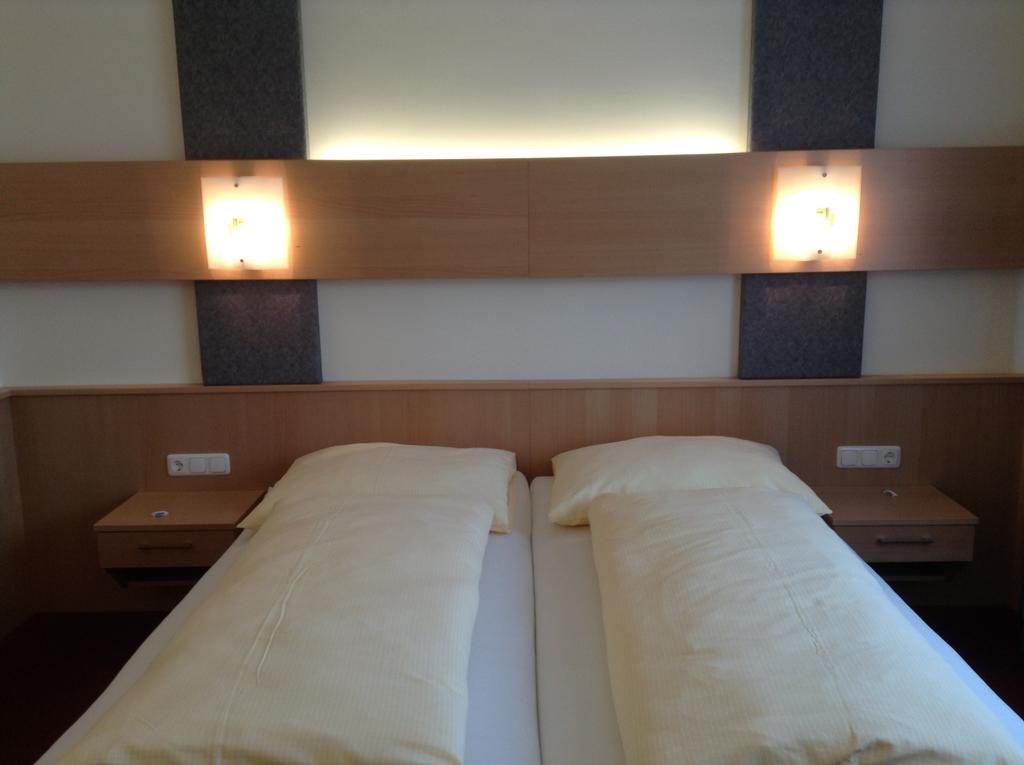 Leonsteinerhof Bed & Breakfast ห้อง รูปภาพ