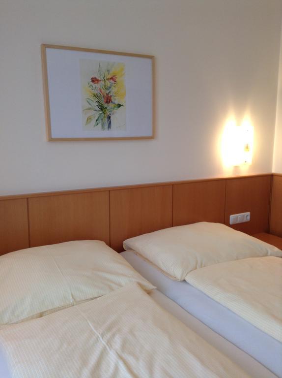 Leonsteinerhof Bed & Breakfast ห้อง รูปภาพ