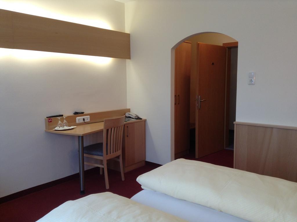 Leonsteinerhof Bed & Breakfast ภายนอก รูปภาพ