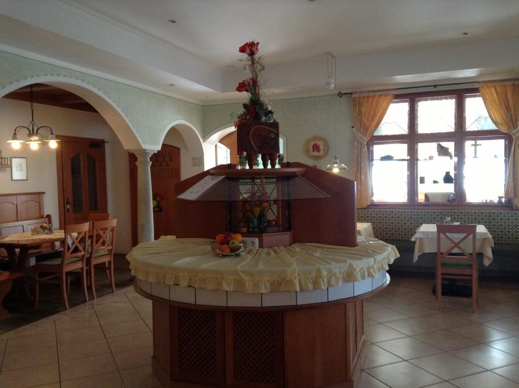 Leonsteinerhof Bed & Breakfast ภายนอก รูปภาพ