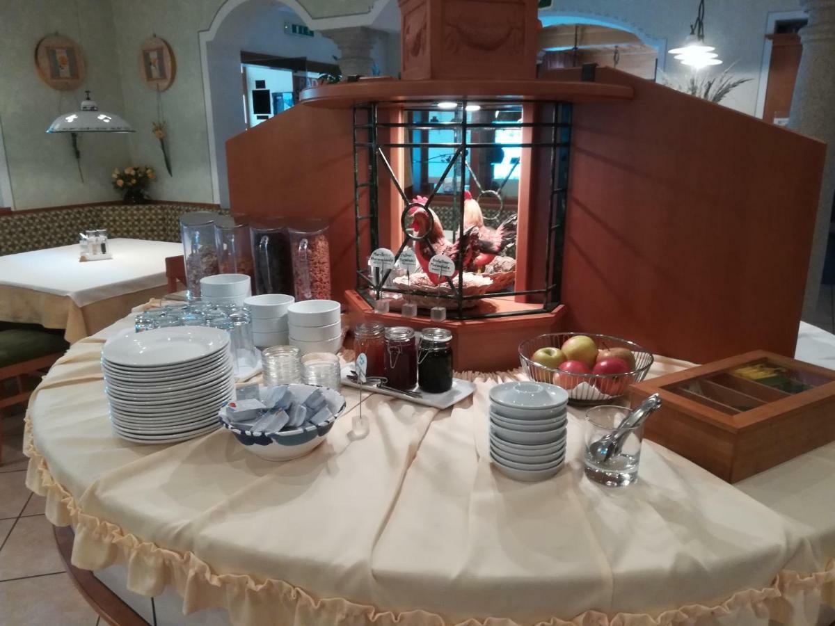 Leonsteinerhof Bed & Breakfast ภายนอก รูปภาพ