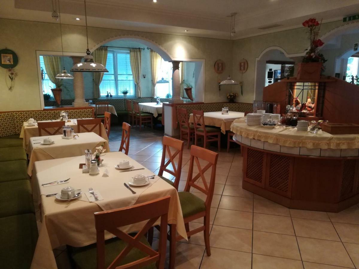 Leonsteinerhof Bed & Breakfast ภายนอก รูปภาพ