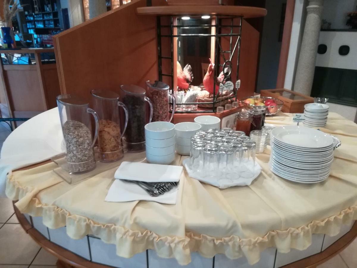 Leonsteinerhof Bed & Breakfast ภายนอก รูปภาพ